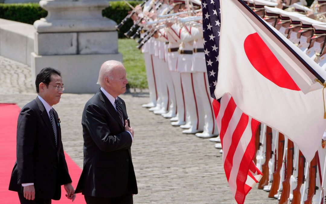 Biden promete defender a Taiwán si enfrenta un ataque de China