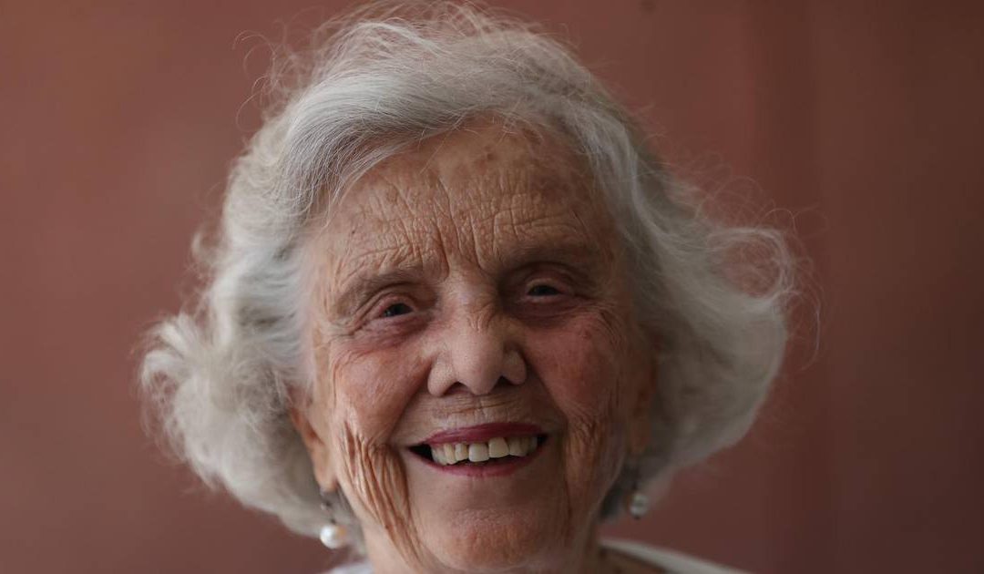 Homenajean a Elena Poniatowska en Bellas Artes por sus 90 años