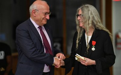 Patti Smith recibe la Legión de Honor de Francia