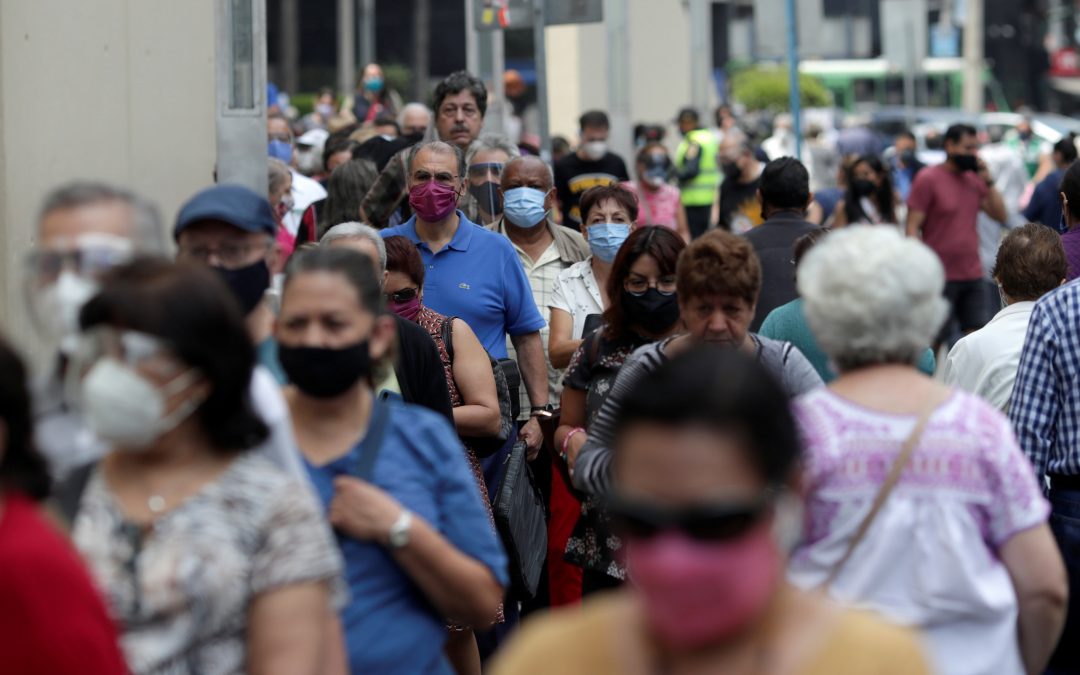 Contagios de COVID-19 suben; muertes y hospitalizaciones se mantienen bajos