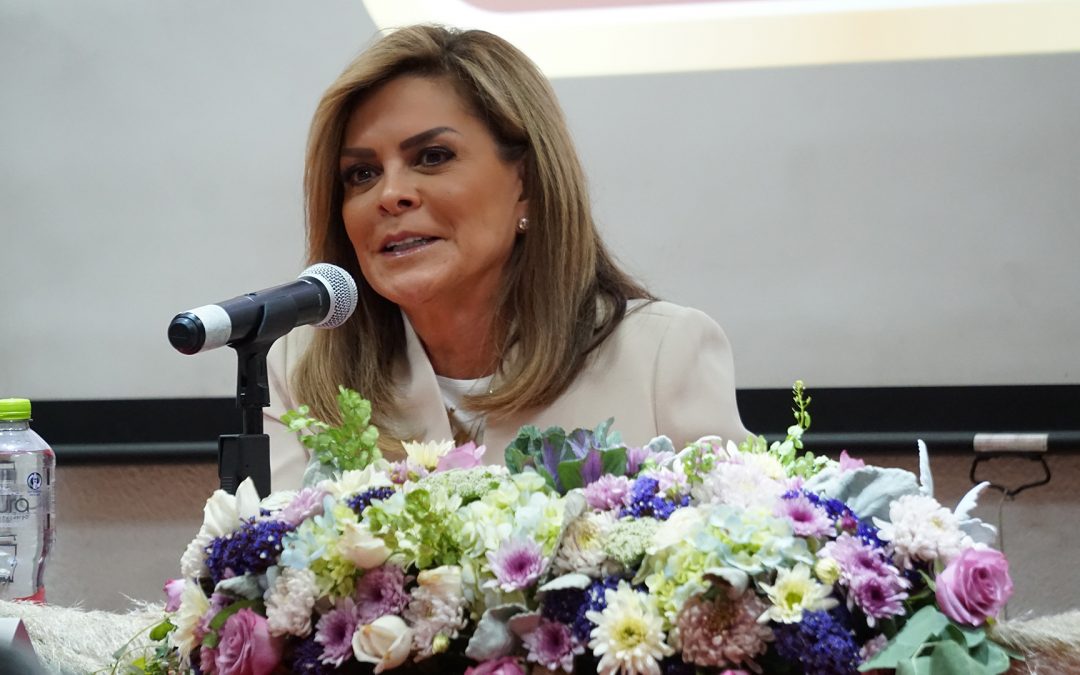 Mara Patricia Castañeda regresa a las aulas de la Septién