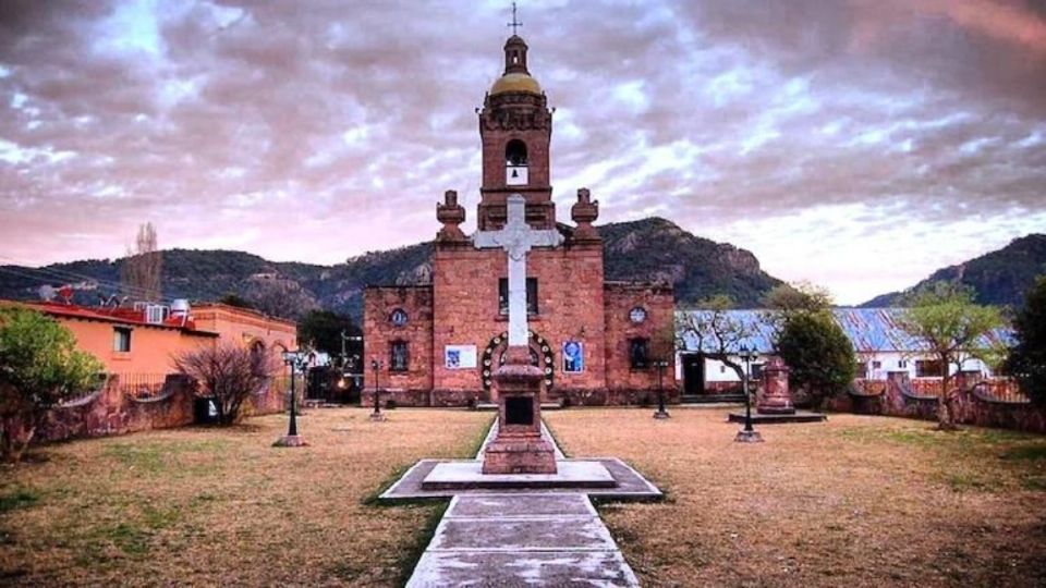 Asesinan a dos sacerdotes jesuitas en iglesia de Cerocahui, Chihuahua.