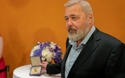 Periodista ganador de Nobel dona su premio para ayudar a Ucrania