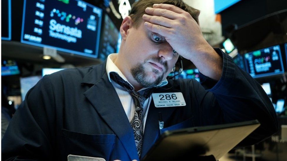 Wall Street pierde en una semana turbulenta