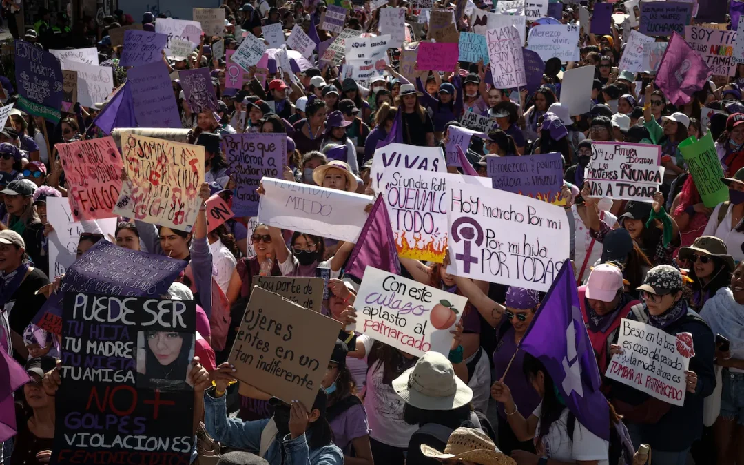 Mujeres toman las calles de la Ciudad de México