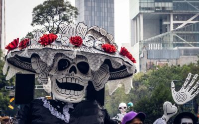 El desfile del Día de Muertos: un estereotipo, propaganda y catalizador emocional